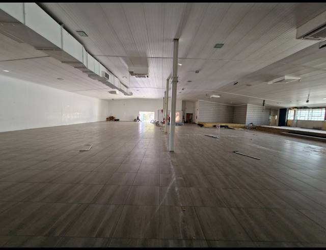 999M² WAREHOUSE TO LET IN KRAMERVILLE